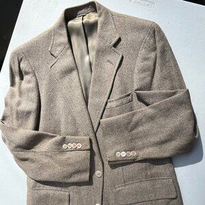 Kilgour, French, & Stanbury 100% Silk Sportcoat with Mother of Pearl Buttons